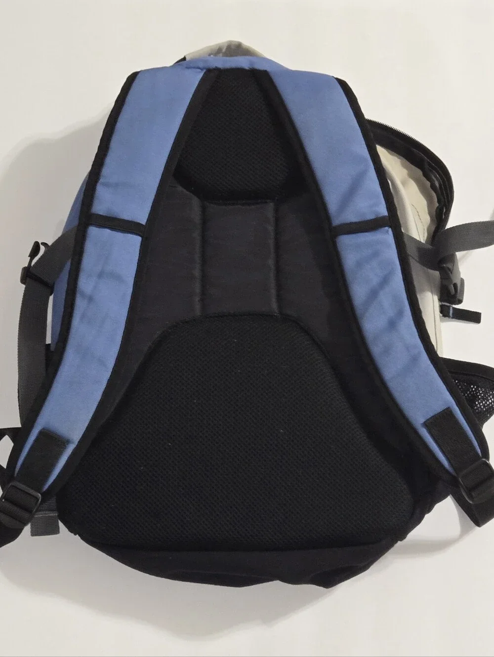 Eddie Bauer Mens Blue, Gray, & Black hiking backpack